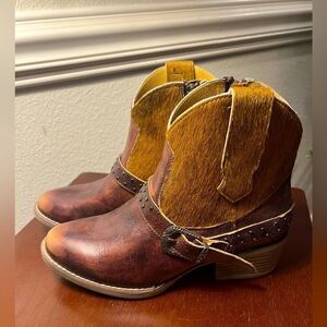 Sterling River Leather Ankle Boots, Size 9, Never Worn